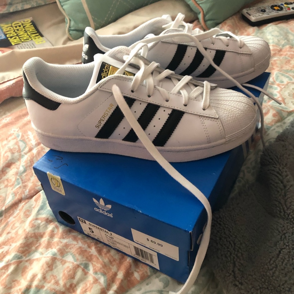 Worn once adidas superstar sneakers size 7.5